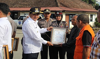 Dubalang Nagari dan Satpol PP Kab Solok Terima Reward